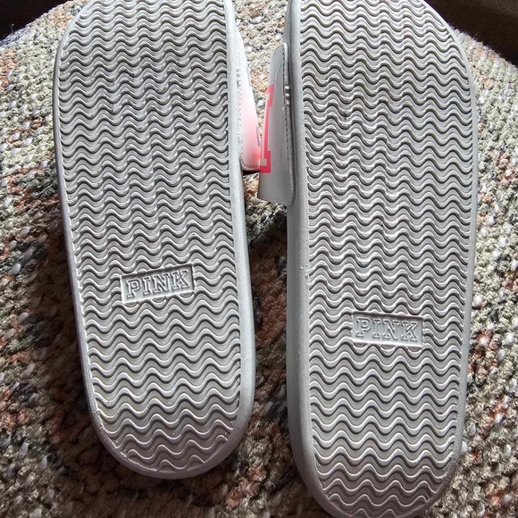 VS PINK slides - Picture 4 of 6